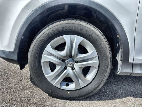 Used 2015 Toyota RAV4 LE AWD/4WD image 18