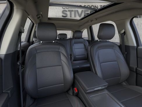 New 2026 Lincoln Nautilus Premier AWD/4WD image 10