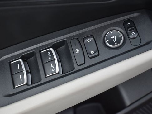 Used 2023 Honda Accord EX-L image 11