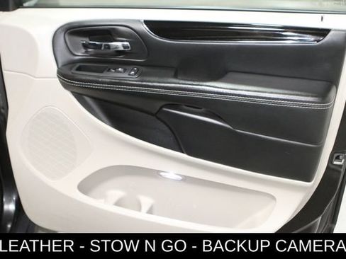 Used 2018 Dodge Grand Caravan SXT FWD image 21