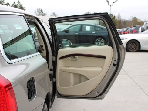 Used 2008 Volvo V70 image 29