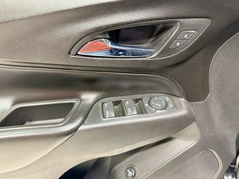 Used 2020 Chevrolet Equinox LT image 31