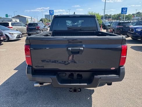 Used 2025 Toyota Tacoma SR5 AWD/4WD image 6