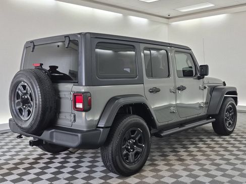 Used 2021 Jeep Wrangler Unlimited Sport AWD/4WD image 9