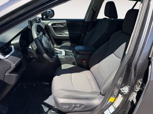 Used 2021 Toyota RAV4 XLE w/ Convenience Package AWD/4WD image 10