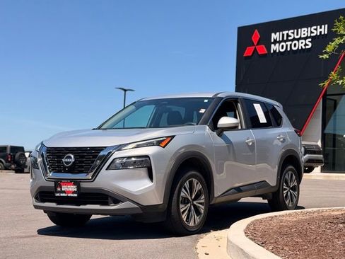 Used 2023 Nissan Rogue SV AWD/4WD image 8