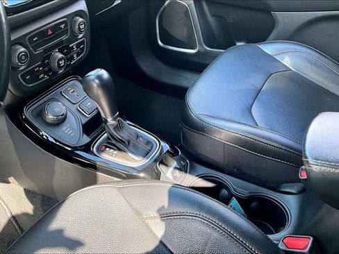 Used 2020 Jeep Compass Limited AWD/4WD image 19