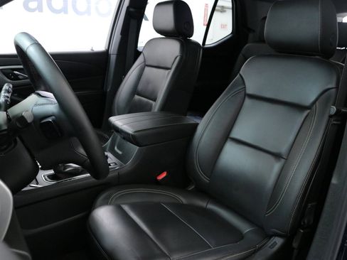 Used 2023 Chevrolet Traverse LT image 23
