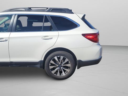 Used 2017 Subaru Outback 2.5i Limited image 32