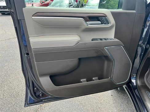 Used 2024 GMC Sierra 1500 SLT image 10