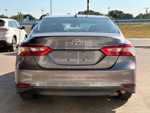Used 2019 Toyota Camry LE FWD image 4