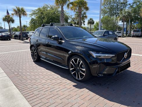 Used 2023 Volvo XC60 B5 Ultimate w/ Climate Package image 2
