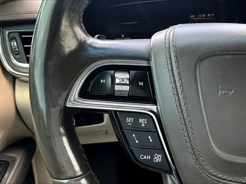 Used 2017 Lincoln Continental Reserve w/ Technology Package FWD image 20