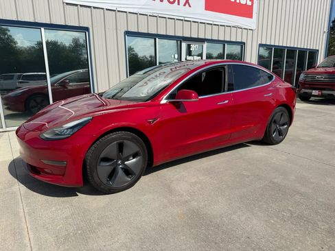 Used 2018 Tesla Model 3 Long Range RWD image 2
