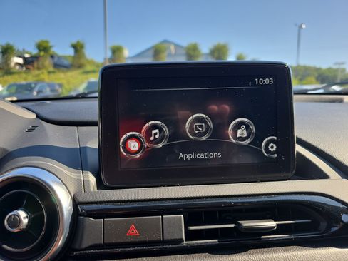 Used 2019 MAZDA MX-5 Miata RF Grand Touring RWD image 30