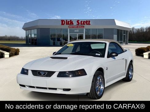 Used 2004 Ford Mustang GT RWD image 3