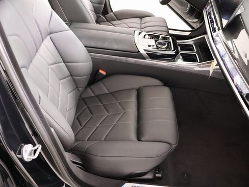 New 2026 BMW 750e xDrive image 14