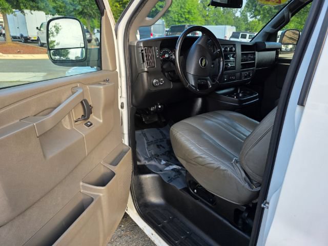 Used 2020 Chevrolet Express 2500 LS w/ Driver Convenience Package RWD image 5