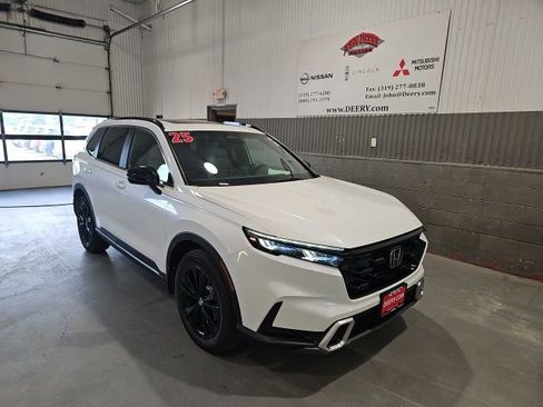 Used 2025 Honda CR-V Sport Touring image 1