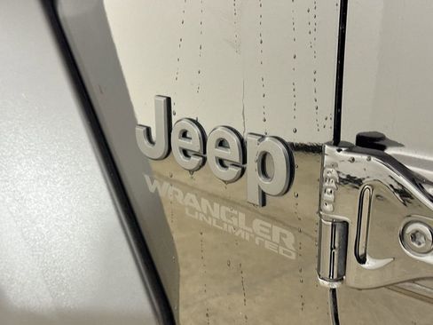 Used 2022 Jeep Wrangler Unlimited Sport image 27