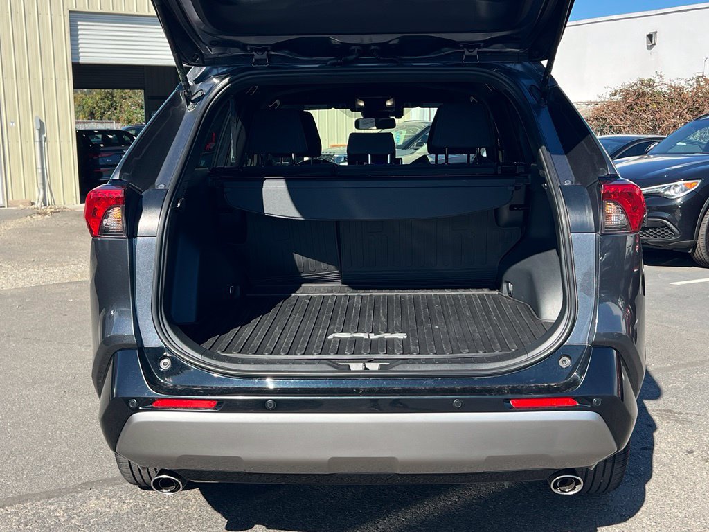 Used 2023 Toyota RAV4 SE w/ SE Grade Weather Package AWD/4WD image 8