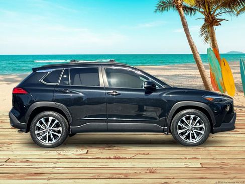 Used 2023 Toyota Corolla Cross XLE w/ Convenience Package AWD/4WD image 7