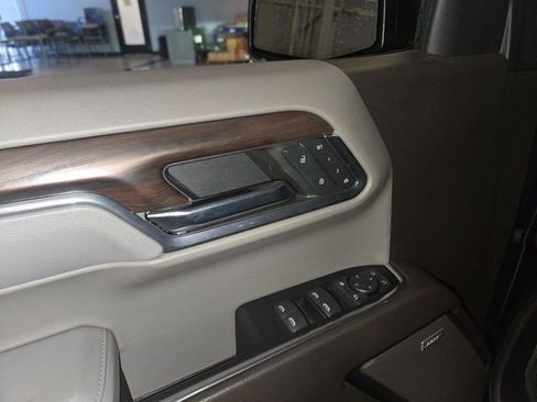 Used 2023 GMC Sierra 1500 SLT w/ SLT Premium Plus Package AWD/4WD image 13