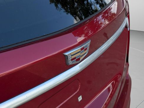 Used 2020 Cadillac XT6 Premium Luxury image 32