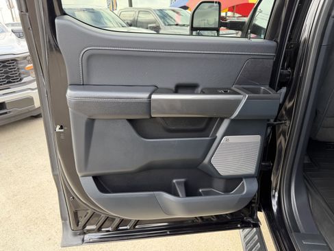 Used 2022 Ford F150 XLT w/ Equipment Group 302A High image 16