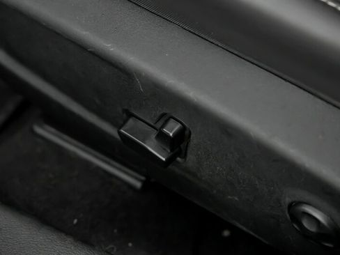 Used 2020 Chrysler 300 S image 23