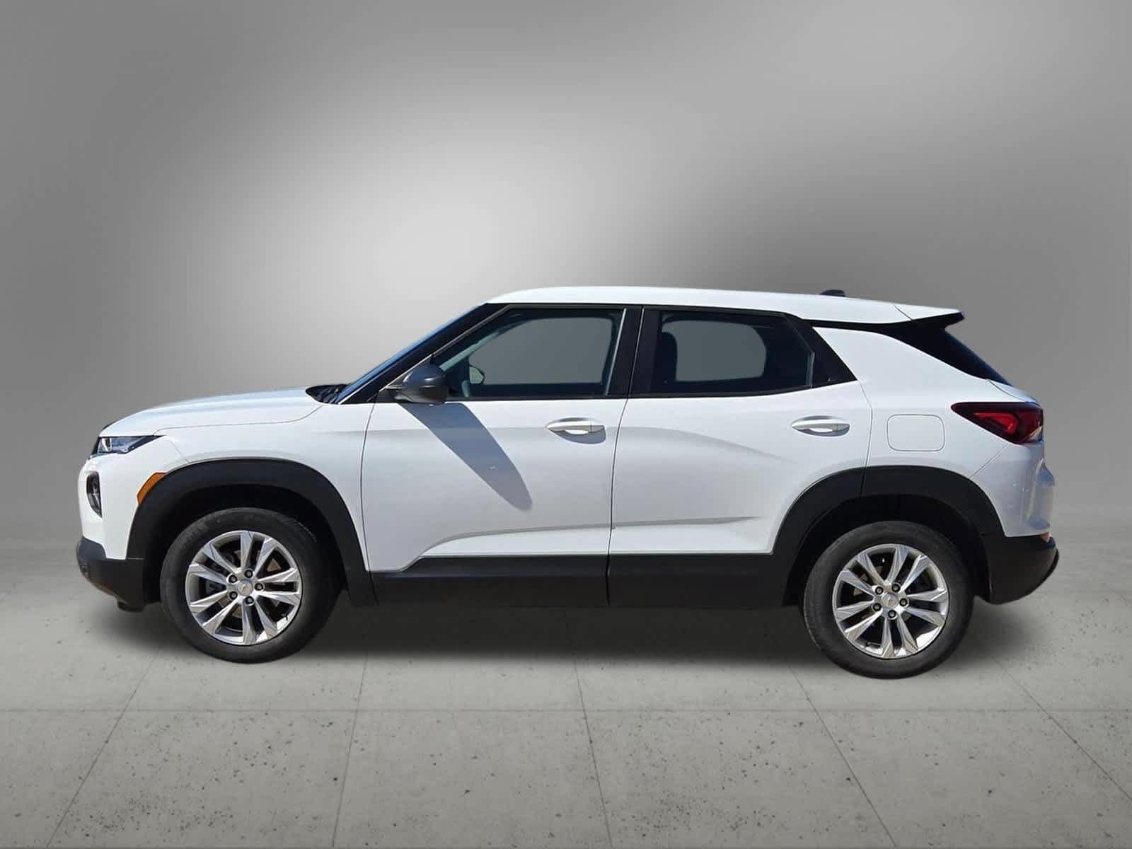 Used 2023 Chevrolet TrailBlazer LS FWD image 3