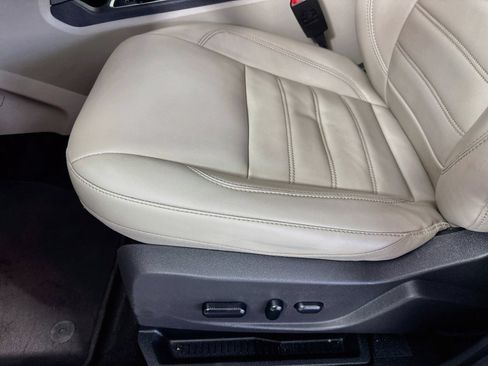 Used 2019 Ford Escape SEL AWD/4WD image 18