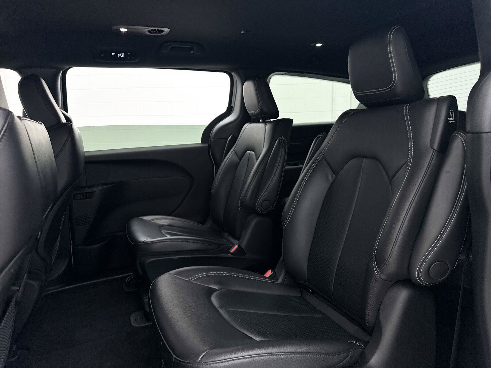 Used 2022 Chrysler Pacifica Touring-L w/ S Appearance Package FWD image 26