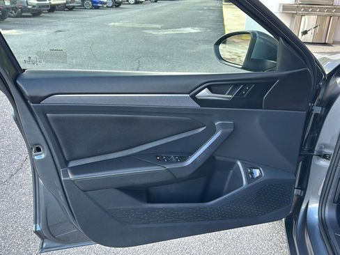 Used 2024 Volkswagen Jetta SE image 14