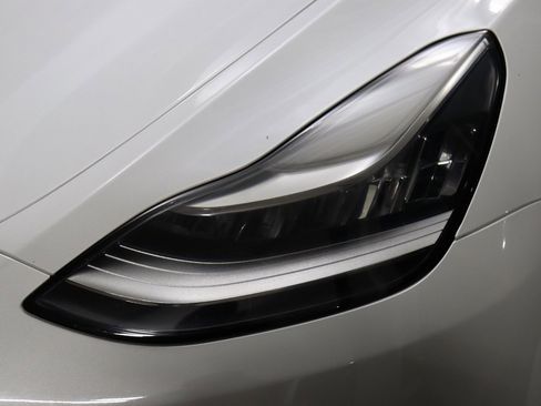 Used 2022 Tesla Model Y Long Range image 5