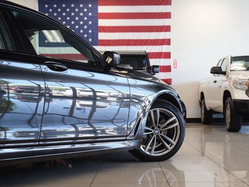 Used 2017 BMW 740i RWD image 39