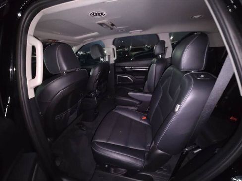 Used 2025 Kia Telluride S FWD image 7