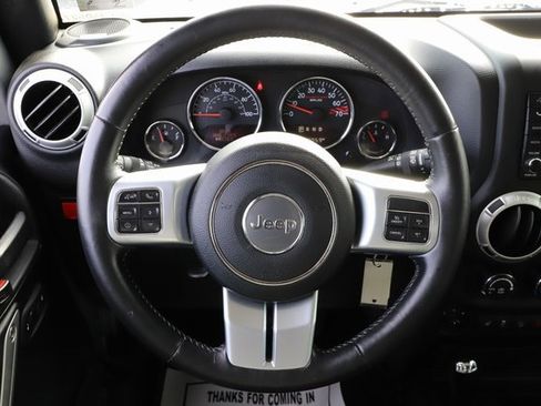 Used 2017 Jeep Wrangler Unlimited Rubicon image 17