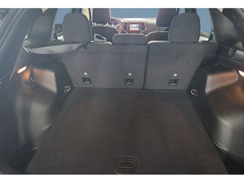 Used 2020 Jeep Cherokee Latitude image 9