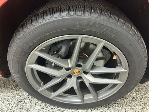 Used 2023 Porsche Macan w/ Premium Package Plus image 14