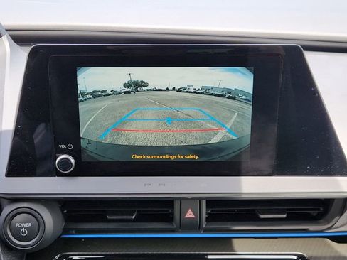 Used 2025 Toyota Prius FWD image 17