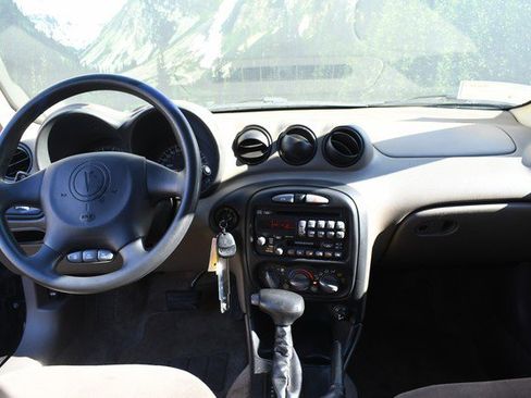 Used 2002 Pontiac Grand Am SE image 18