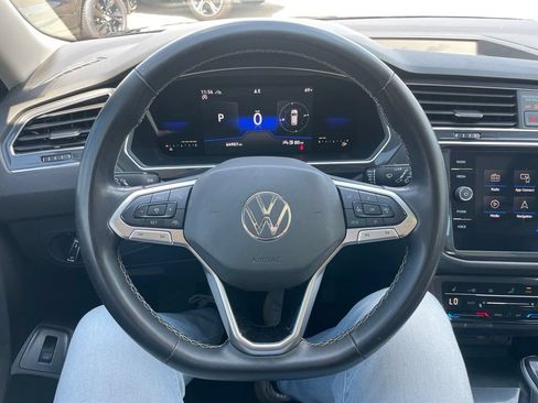 Used 2022 Volkswagen Tiguan SE w/ Panoramic Sunroof Package AWD/4WD image 22