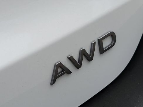 New 2025 Nissan Kicks S image 8