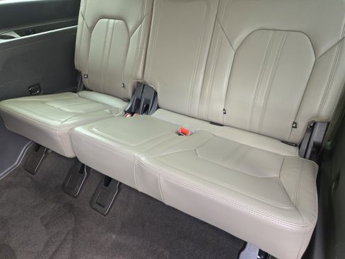 Used 2021 Ford Expedition Limited RWD image 32