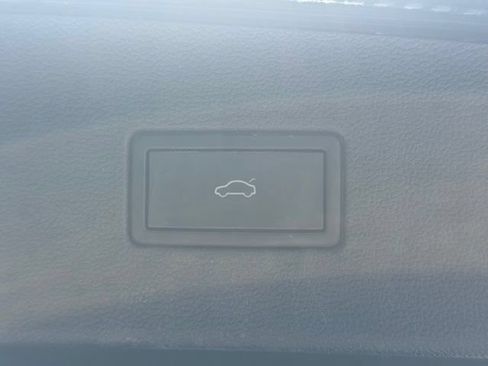 Used 2024 Volkswagen Tiguan SE AWD/4WD image 30