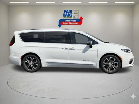 New 2026 Chrysler Pacifica Pinnacle FWD image 4