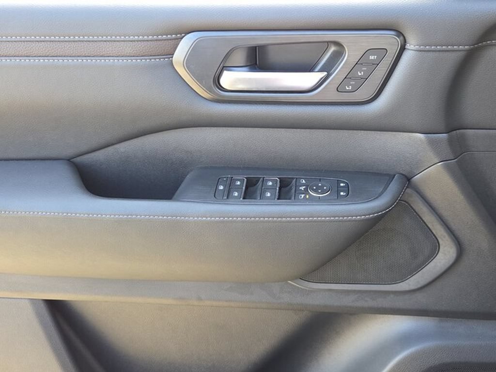 Used 2026 Nissan Armada SL w/ Captain's Chari Seat Package AWD/4WD image 24