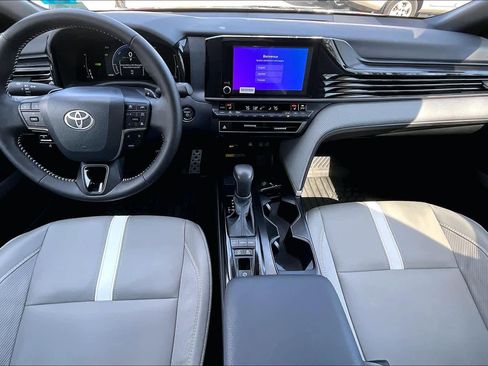 Used 2026 Toyota Camry SE w/ Convenience Package image 14