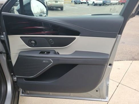 Certified 2024 Lincoln Nautilus Reserve w/ Equipment Group 202A image 26